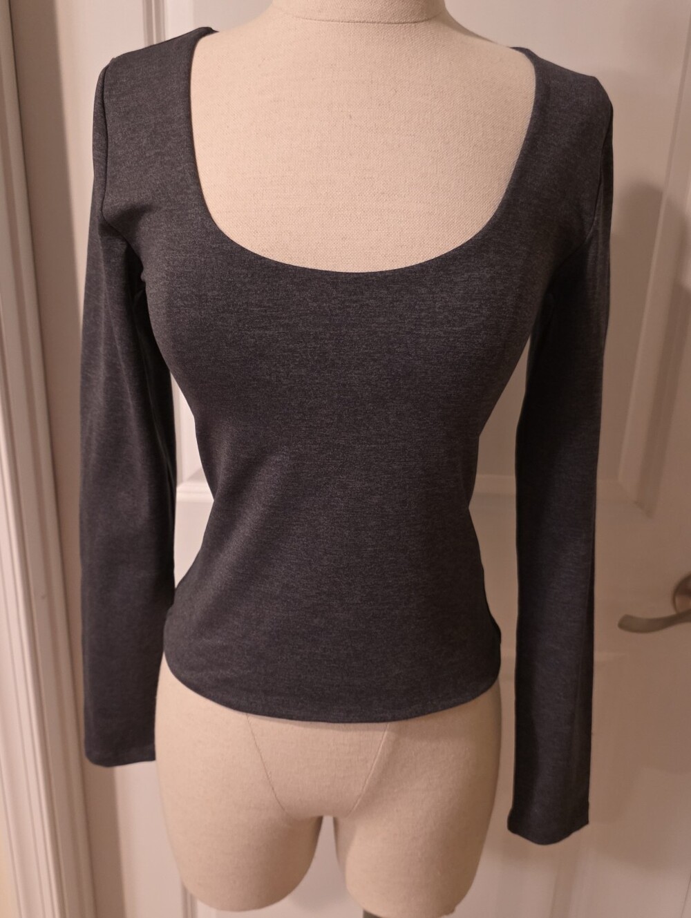 Contour Aritzia Top Size Medium